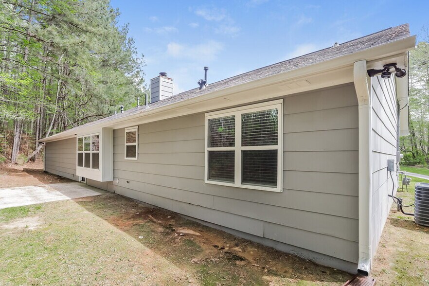 Building Photo - 843 Tall Deer Dr