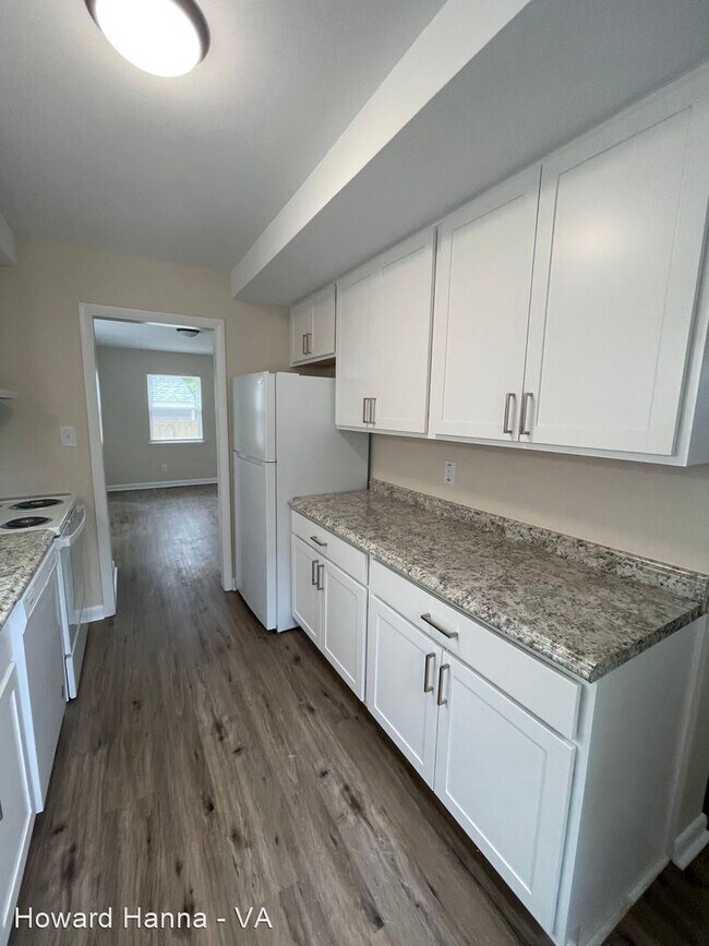 Building Photo - 3 br, 2.5 bath House - 8535 Devon Street