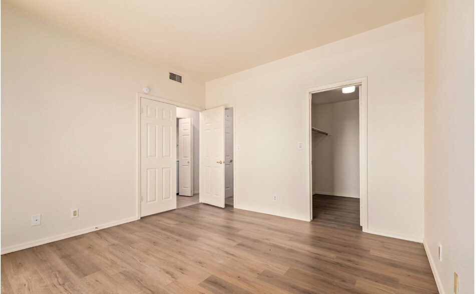 Building Photo - 9708 E Via Linda