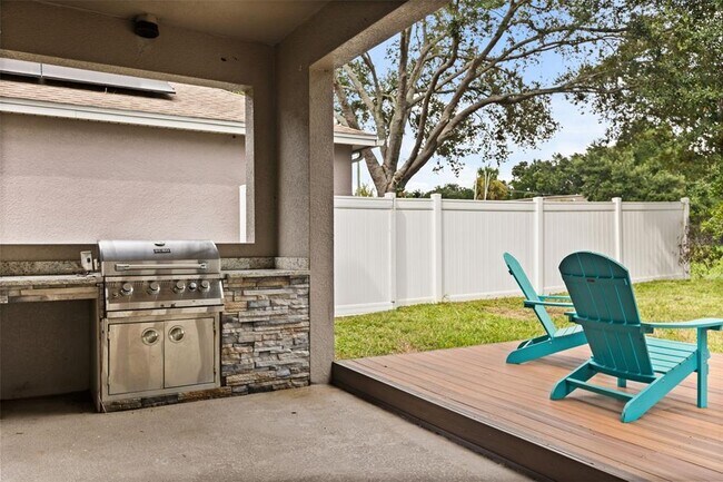 Building Photo - 2813 Roseglen Way