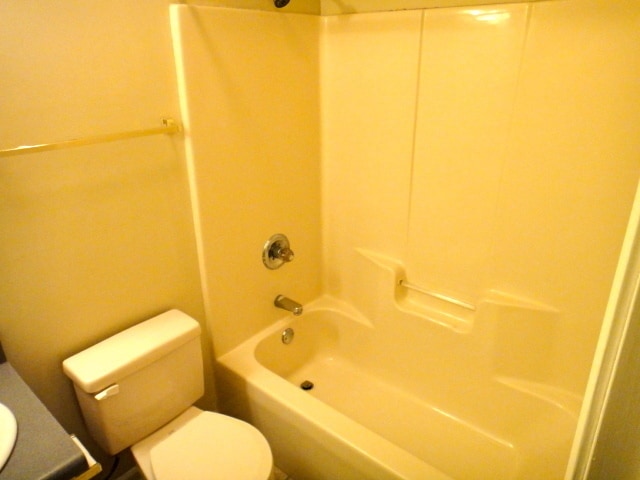 Building Photo - 3Bed/3Bath Available Soon!