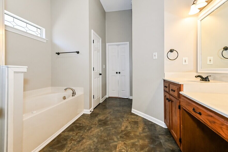 Building Photo - 1733 Timber Creek Dr