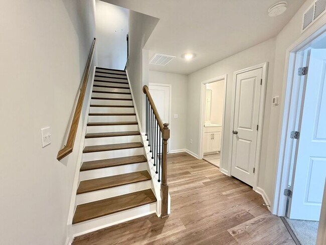 Building Photo - 1775 Night Sky Trl