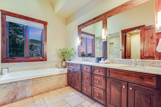 Building Photo - 108 Campion Trail