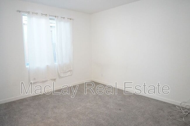 Building Photo - 40562 W Michaels Dr