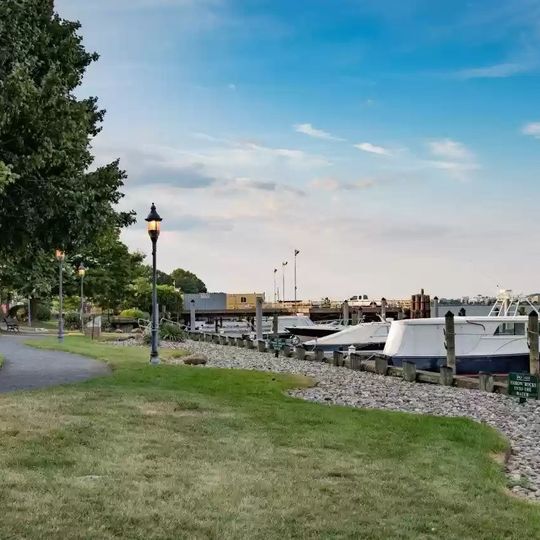 Alexandria Pier - 124 Roberts Ln