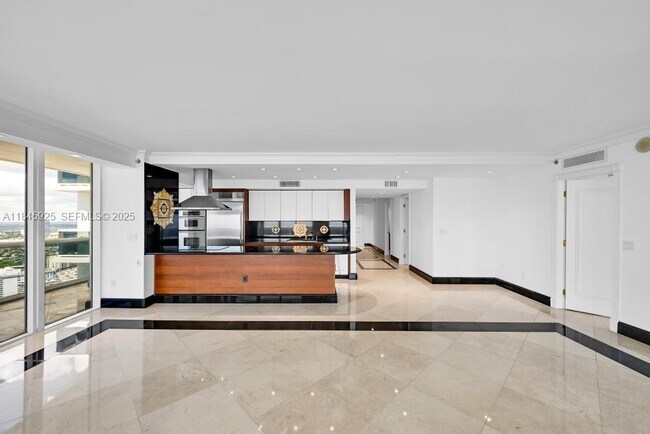 Building Photo - 1850 S Ocean Dr