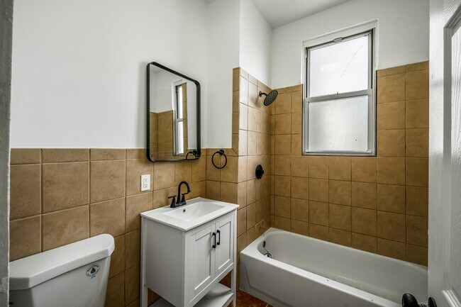 Building Photo - 32 Claremont Ave