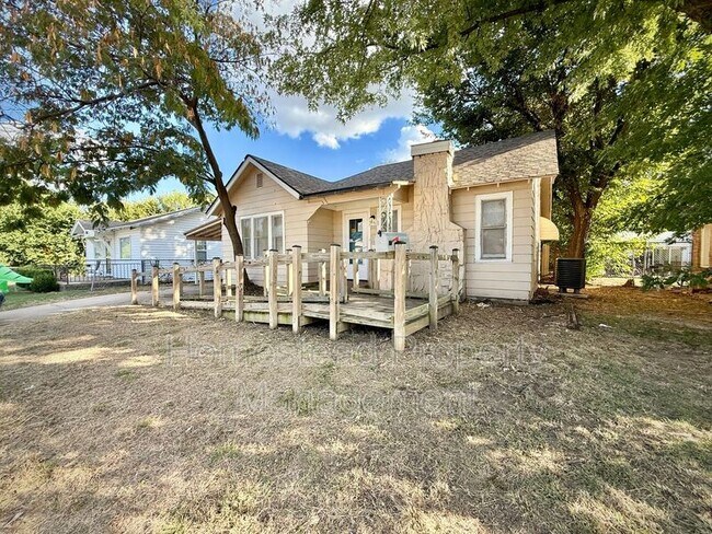 Primary Photo - 2946 NW 15th St