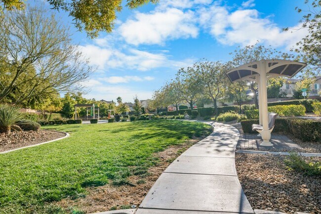 Building Photo - Well-Maintained 4-Bed, 3-Bath Home in Gated Community