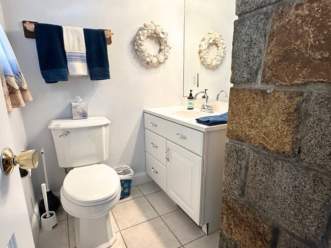 Building Photo - Winter Rental: Available Oct. 1-May 31 (Ut...