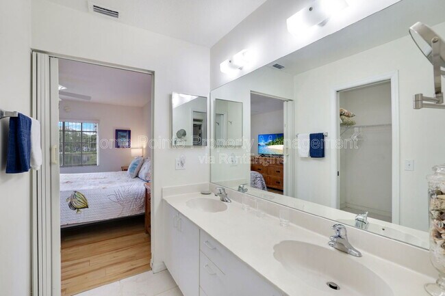 Building Photo - 249 Gabriel Cir