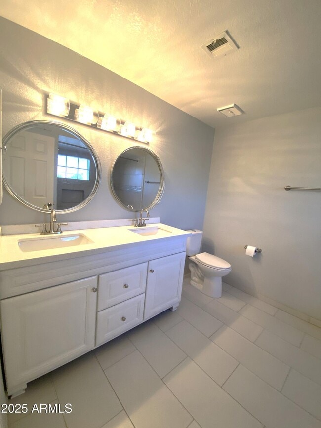 Building Photo - 101 N 7th St