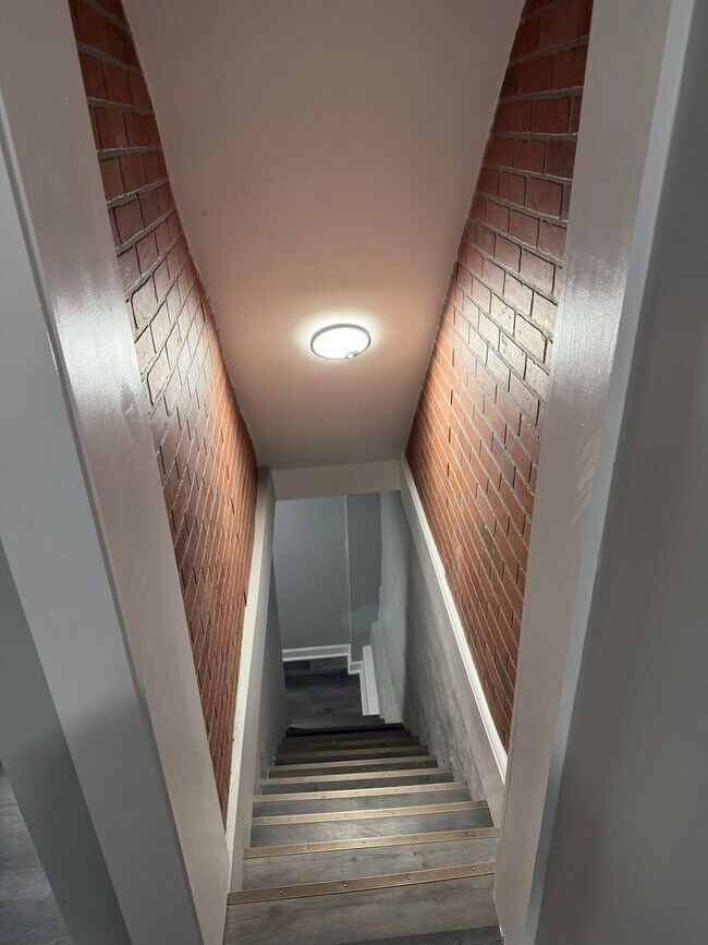 Building Photo - 3718 E Lombard St