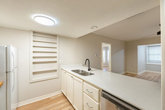 Building Photo - 1514 Forest Trail