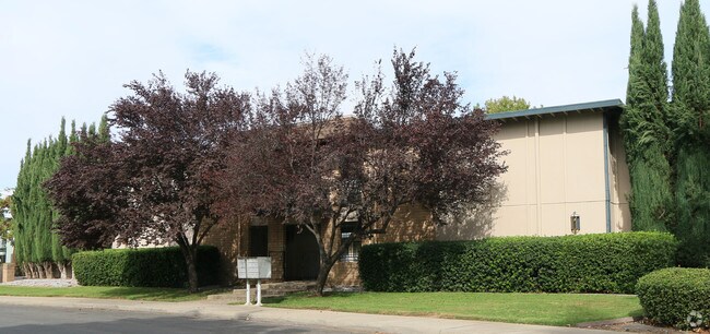 Building Photo - Kenrick Apartments