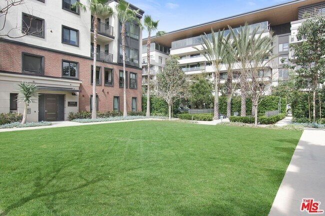 Building Photo - 12534 W Fielding Circle