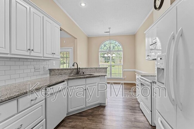 Building Photo - 219 Rainbow Falls