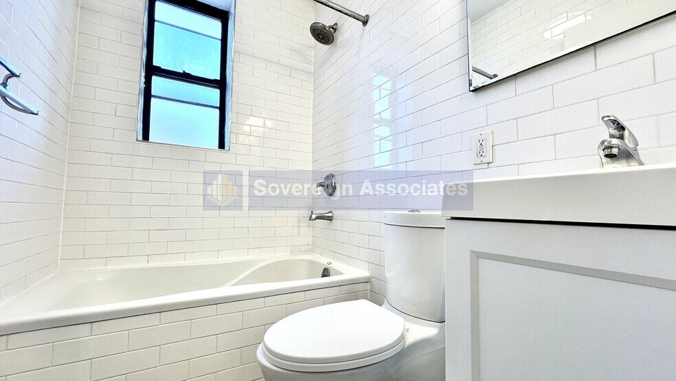 Building Photo - 609 W 137th St