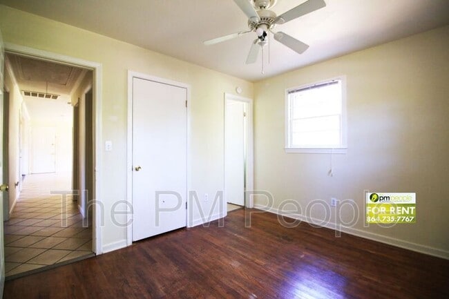 Building Photo - 209 Old Bramlett Rd