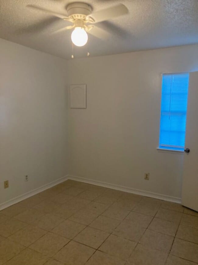 Building Photo - Gulfport 3 Bedroom