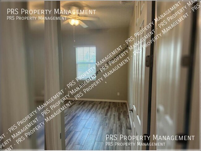 Building Photo - 4225 E Ronald St