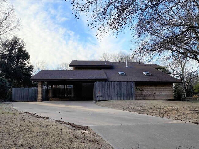Building Photo - Two Story with In-ground Pool!