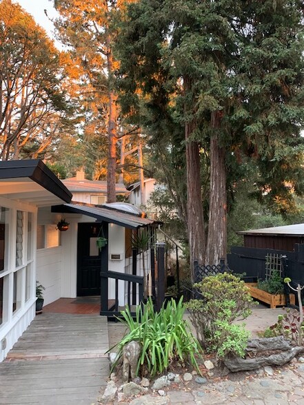 Building Photo - 1031 Funston Ave