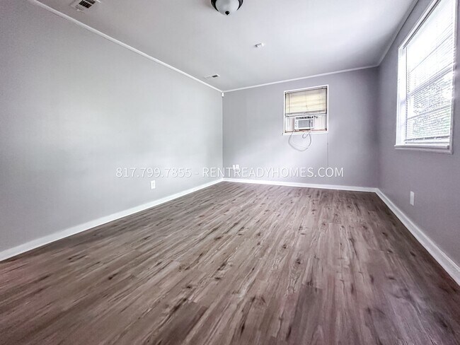 Building Photo - 1316 Rayfield Dr