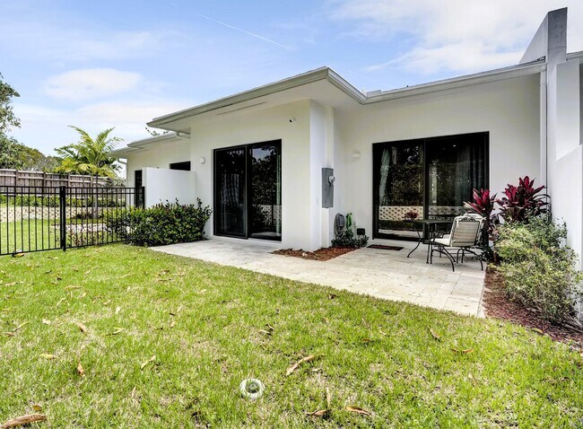 Building Photo - 2523 Oceanview Ave