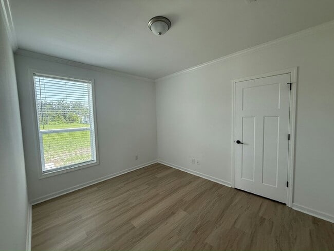 Building Photo - 3511 Campari Dr