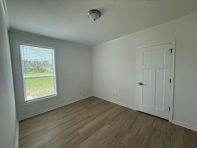 Building Photo - 3610 Vine Trl
