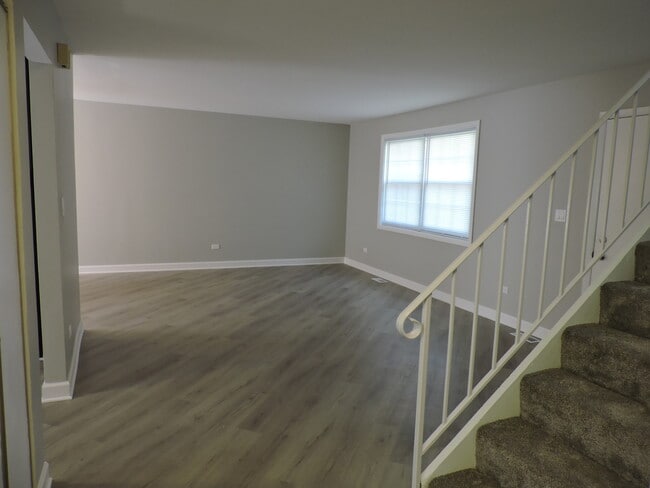 Building Photo - 407 Beechwood Dr