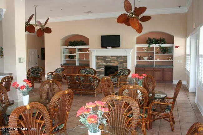 Building Photo - 4908 Key Lime Dr