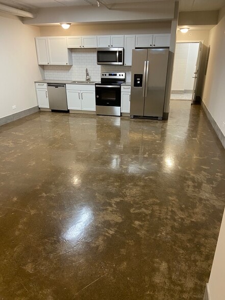 Building Photo - 175 S McHenry Ave