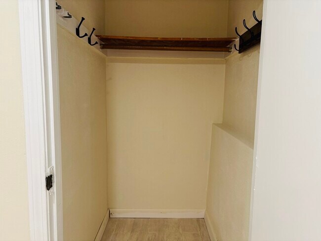 Building Photo - 55 Woodlawn Ave