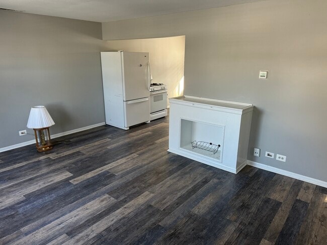 Building Photo - 21205 S 94th Ave