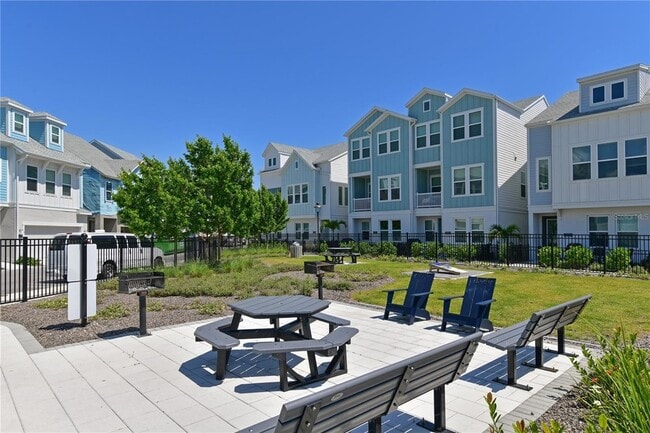 Building Photo - 2401 Ezzell Ct