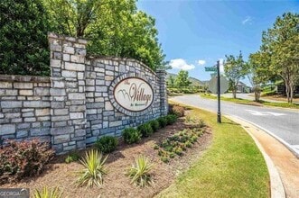 Building Photo - 3113 Village Blvd SE