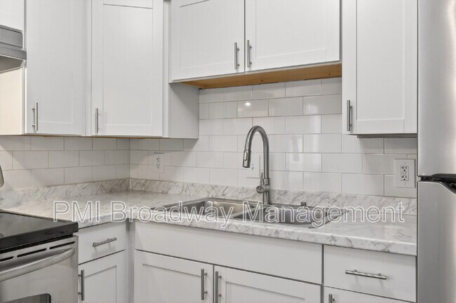 Building Photo - 500 Paragon Mills Rd