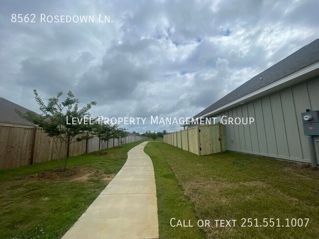 Building Photo - 8562 Rosedown Ln
