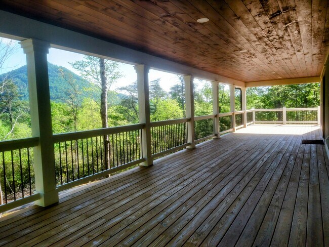 Building Photo - 63 Redwood Ln