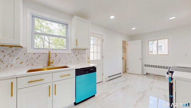 Building Photo - 52 Glen Haven Rd