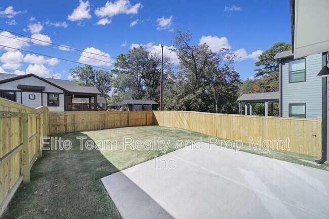 Building Photo - 511 Bowman Rd