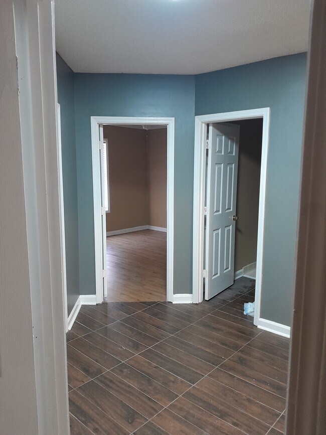 Building Photo - 6528 Battery Point