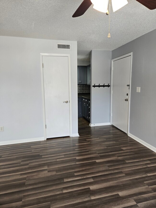 Building Photo - 3570 Sable Palm Ln