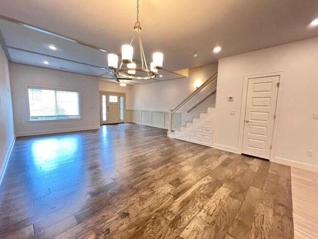 Building Photo - 418 NW Retreat Ln