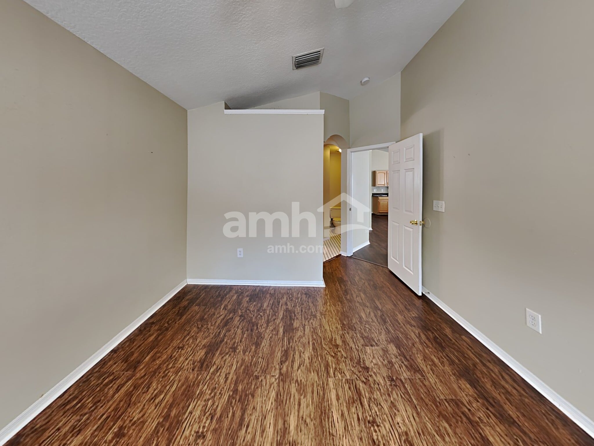 Building Photo - 5834 Tanagerlake Rd