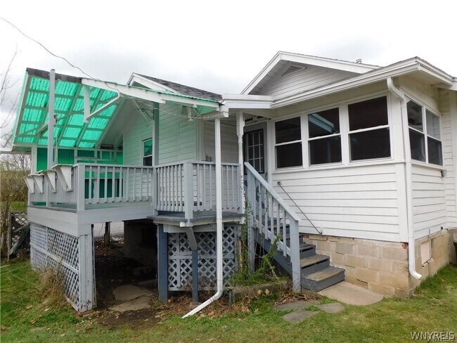 Building Photo - 172 Wellsville St