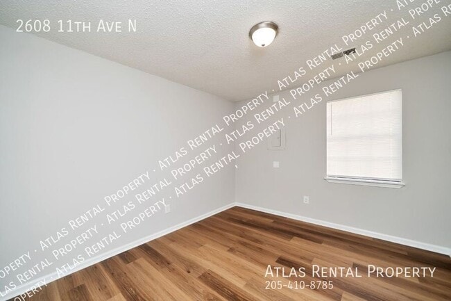 Building Photo - 2608 11th Ave N